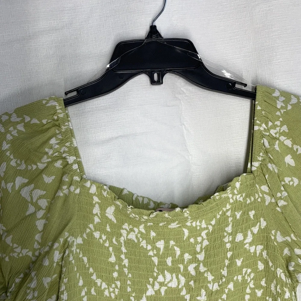 So smocked puff sleeve crop top w butterfly abstract print L jrs - Picture 11 of 17